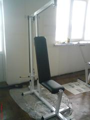 продам скамью регулированую со стойками. станок тяга для спины