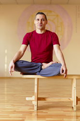 Приглашаем в школу целостной йоги Евгения Камелина в Киеве.