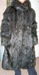 Шуба из нутрии б/у ,  красивая расцветка, 
