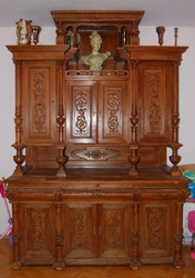 Продам Буфет 19век.Требует реставрации.