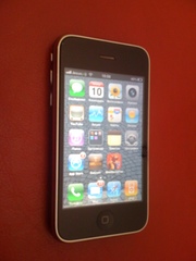 Продам iPhone 3g 8gb в идеальном состоянии!Срочно! Киев!