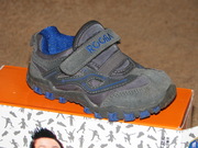 Кроссовки Rooba р.24 