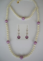 Продам серьги и бусы ручной работы