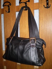 Продаю недорого элегантную сумку Артис натур. кожа