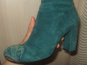 Продам шикарные женские сапоги изумрудно -зеленые замша р.38 