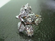 Продам кольцо с бриллиантами