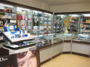 Торговое оборудование на заказ-Витрины торговые, прилавки, стеллажи