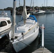 Продам п/м яхту с диз двигателем + кильблок 