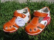 Продам новые босоножки на Вашу малышку,  20 р.