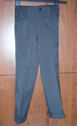 Брюки рост 116,  Жилет синий размер 30,  Рубашки размер 28-29 (6-7лет)