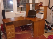 Продаю письменный,  компьютерный стол