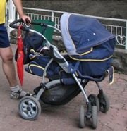 Продам коляску CHICCO TECH 6WD