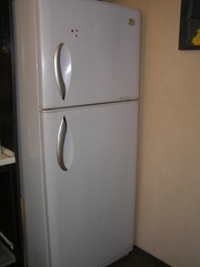 Продам большой холодильник LG в отличном состоянии 570л