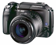 цифровой фотоаппарат Olympus e-300 c двумя обьективами 