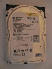 Нерабочий винчестер Western Digital 400BB для компьютера.