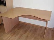 Cтол угловой компьютерный.б.у. левый берег с.Зазимье.
