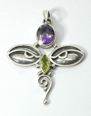 Украшения из серебра и золота с полудрагоценными камнями.