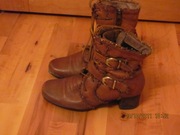 Продам  кожаные  осенние женские сапожки 36р. бу,  очень удобные