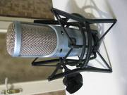 Продаю микрофон AKG Perception 200     