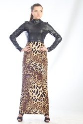 Платье длинное в пол.