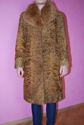 Пальто из каракульчи