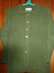 Продам кофту на пуговицах зеленого цвета раз.52 Цена 60грн