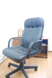 офисная мебель б/у -стол, стул, шкаф