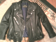 Продам НОВУЮ кожанную косуху!