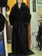 Красивая, комфортная шуба из нутрии. Размер М-L