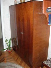 Продам 3-х створчатый полированный шкаф  б/у