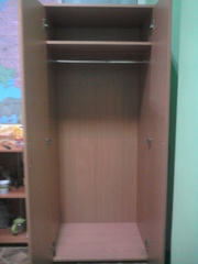 2 стола, 1 шкаф для одежды - цвет бук, б/у в отличном состоянии!