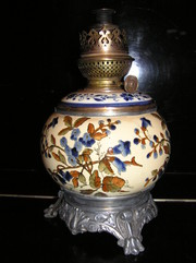 продам старинную лампу фаянс маелика бронза Австрия 19век