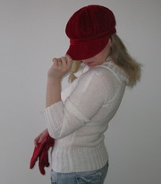 Продам Кепи и Перчатки натурал кожа. Красный цвет – 90 грн.