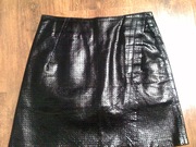 Очень красивая кожанная юбка Roccobarocco 44р.