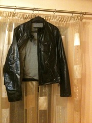 продам совсем новую стильную кожанную куртку