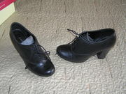 Новые черные ботильоны/полуботинки на каблуке 9 см «Andre», 100 % кожа