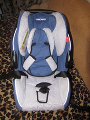 Продам автокресло RECARO+ISOFIX