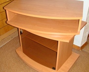 Продам тумбу под телевизор