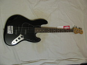 Продам бас гитара Fender BLACKTOP JAZZ BASS RW BLK новая!