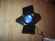 ПРОДАМ ФИРМЕННЫЙ НАКАМЕРНЫЙ СВЕТ Luxmen Q313DF QZLUX