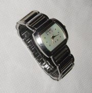 очень красивые стильные женские часы OGGI