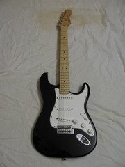 Продам Fender Standard Stratocaster (Made in Mexico 2004)