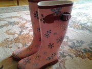 продам сапоги резиновые в цветочек