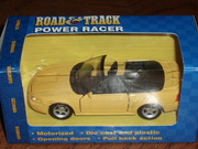 Коллекционная машинка Maisto