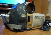 JVC GR-D53, два АКБ, два З/У, Сумка (укомпл.), Контроллер, Кассеты…
