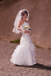 Свадебное платье с камнями SWAROVSKI,  42 размер,  модель - Рыбка