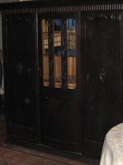 Шкаф антикварный 19 век