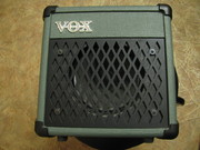 Продам гитарный комбик VOX DA5