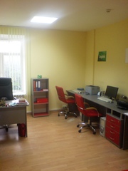 Срочно !Продам в г.Киеве офисную мебель в отличном состоянии