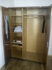 Срочно продам двустворчатый шкаф б/у в хорошем состоянии